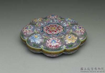 图片[2]-Begonia-shaped box with painted enamel decor on copper, Qing dynasty, Qianlong reign (1736-1795)-China Archive